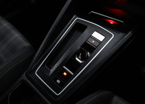 Volkswagen Golf 2.0 Golf GTD TDI Semi-Auto 5dr 33