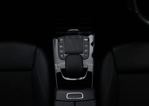 Mercedes-Benz A Class 1.3 A 200 Sport Exeutive Auto 5dr 20