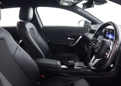 Mercedes-Benz A Class 1.3 A 200 Sport Exeutive Auto 5dr 41