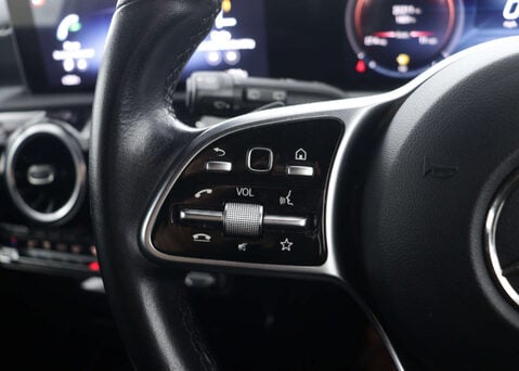 Mercedes-Benz A Class 1.3 A 200 Sport Exeutive Auto 5dr 36