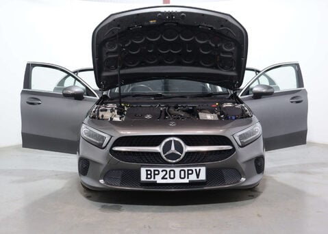 Mercedes-Benz A Class 1.3 A 200 Sport Exeutive Auto 5dr 52