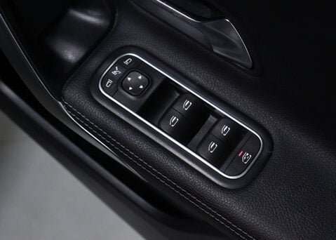 Mercedes-Benz A Class 1.3 A 200 Sport Exeutive Auto 5dr 39