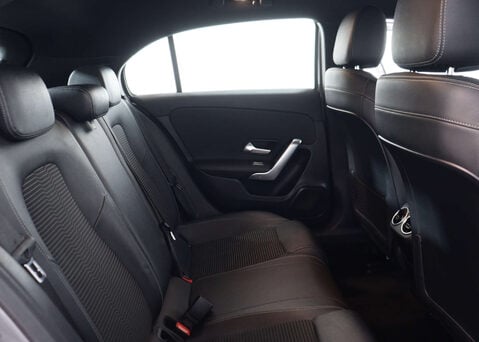 Mercedes-Benz A Class 1.3 A 200 Sport Exeutive Auto 5dr 48