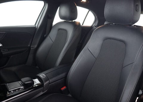 Mercedes-Benz A Class 1.3 A 200 Sport Exeutive Auto 5dr 45