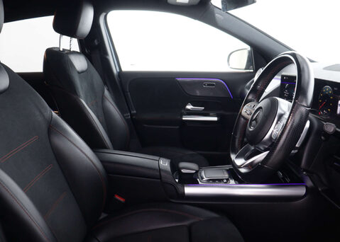 Mercedes-Benz GLA 1.3 GLA 180 AMG Line Premium Auto 5dr 41