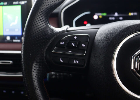 MG HS 1.5 HS Exclusive Semi-Auto 5dr 32