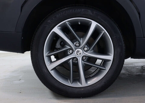 MG HS 1.5 HS Exclusive Semi-Auto 5dr 13