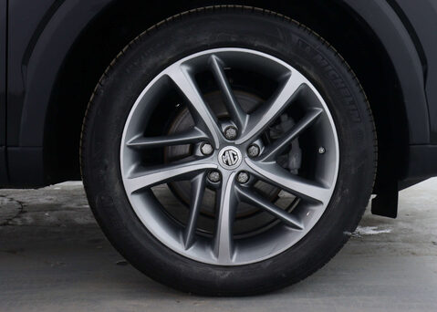 MG HS 1.5 HS Exclusive Semi-Auto 5dr 14