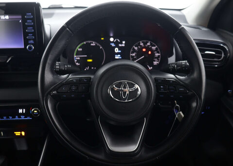 Toyota Yaris 1.5 Yaris Icon HEV CVT 5dr 17