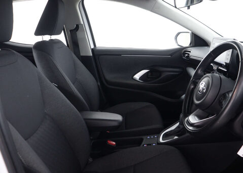 Toyota Yaris 1.5 Yaris Icon HEV CVT 5dr 37