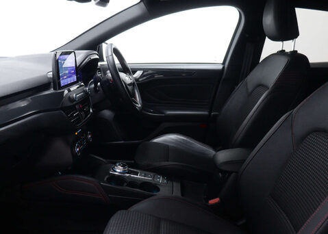 Ford Focus 1.0 Focus ST-Line X Auto 5dr 45