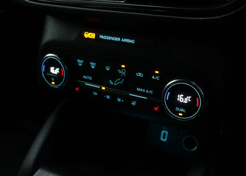 Ford Focus 1.0 Focus ST-Line X Auto 5dr 29