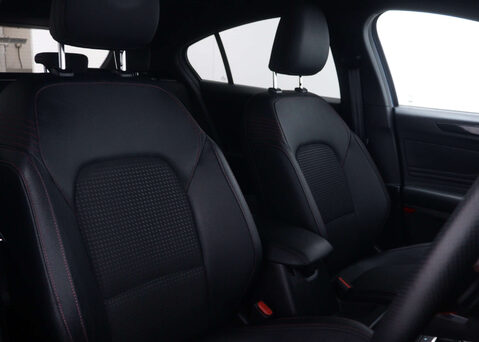 Ford Focus 1.0 Focus ST-Line X Auto 5dr 42