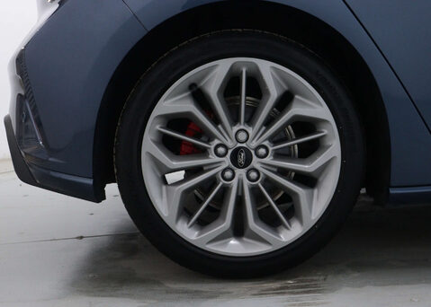Ford Focus 1.0 Focus ST-Line X Auto 5dr 13