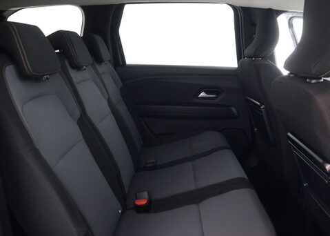 Dacia Jogger 1.6 Jogger Extreme HEV Auto 5dr 39