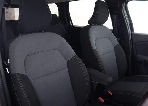 Dacia Jogger 1.6 Jogger Extreme HEV Auto 5dr 32