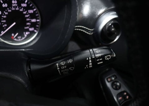 Nissan Juke 1.6 Juke N-Connecta HEV CVT 5dr 34