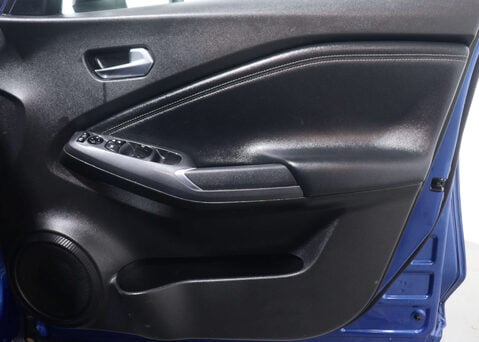 Nissan Juke 1.6 Juke N-Connecta HEV CVT 5dr 40