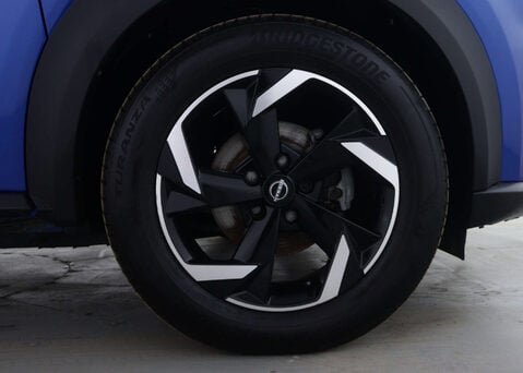 Nissan Juke 1.6 Juke N-Connecta HEV CVT 5dr 14