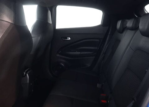 Nissan Juke 1.6 Juke N-Connecta HEV CVT 5dr 44