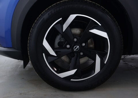 Nissan Juke 1.6 Juke N-Connecta HEV CVT 5dr 15