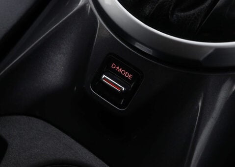 Nissan Juke 1.6 Juke N-Connecta HEV CVT 5dr 28