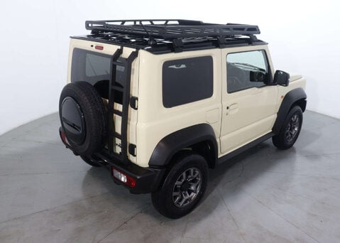 Suzuki Jimny SZ5 4X4 16