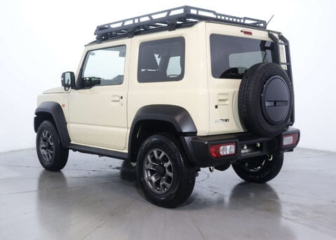 Suzuki Jimny SZ5 4X4 9