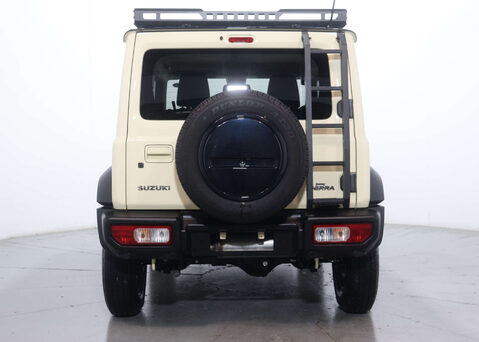 Suzuki Jimny SZ5 4X4 10