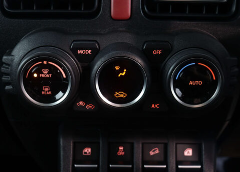 Suzuki Jimny SZ5 4X4 28