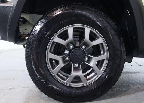 Suzuki Jimny SZ5 4X4 18