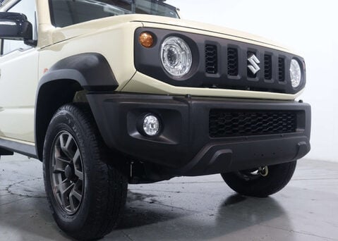 Suzuki Jimny SZ5 4X4 15