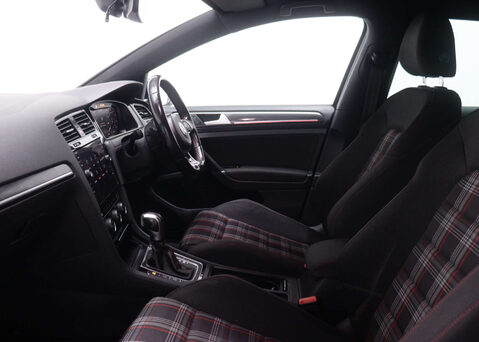 Volkswagen Golf 2.0 Golf GTi Performance TSi Semi-Auto 5dr 40