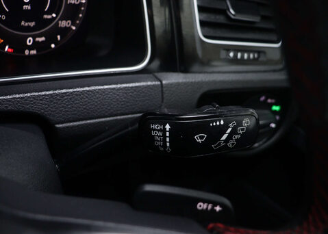 Volkswagen Golf 2.0 Golf GTi Performance TSi Semi-Auto 5dr 31