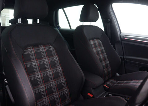 Volkswagen Golf 2.0 Golf GTi Performance TSi Semi-Auto 5dr 37