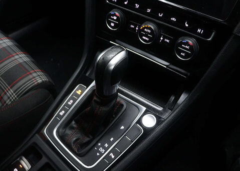 Volkswagen Golf 2.0 Golf GTi Performance TSi Semi-Auto 5dr 27