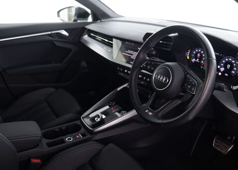 Audi A3 1.0 A3 Sportback 30 TFSI MHEV S Line Semi-Auto 5dr 41