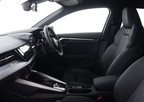 Audi A3 1.0 A3 Sportback 30 TFSI MHEV S Line Semi-Auto 5dr 45