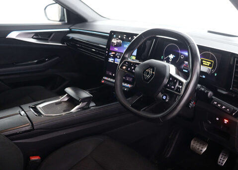 Renault Austral 1.2 Austral Techno Espirit Alpine HEV Auto 5dr 42