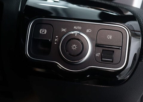 Mercedes-Benz CLA Class 1.3 CLA 180 AMG Line Premium Plus Auto 4dr 40