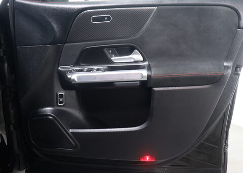 Mercedes-Benz GLB 1.3 GLB 200 AMG Line Auto 5dr 41