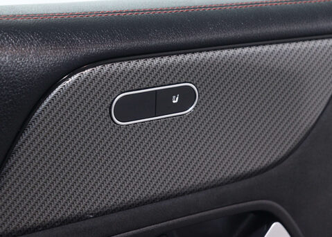 Mercedes-Benz GLB 1.3 GLB 200 AMG Line Auto 5dr 36