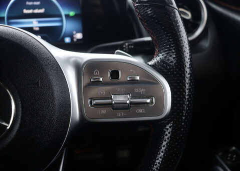 Mercedes-Benz GLB 1.3 GLB 200 AMG Line Auto 5dr 33