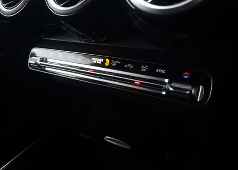 Mercedes-Benz GLB 1.3 GLB 200 AMG Line Auto 5dr 28