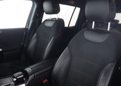 Mercedes-Benz GLB 1.3 GLB 200 AMG Line Auto 5dr 44