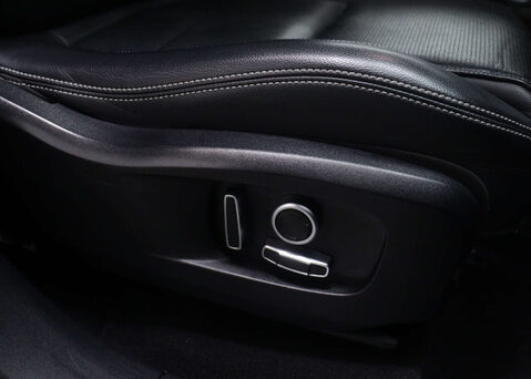 Jaguar F-Pace 2.0 F-PACE R-Dynamic S D MHEV AWD Auto 4WD 5dr 40