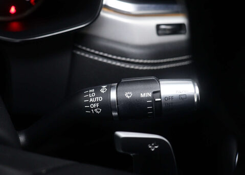 Jaguar F-Pace 2.0 F-PACE R-Dynamic S D MHEV AWD Auto 4WD 5dr 37