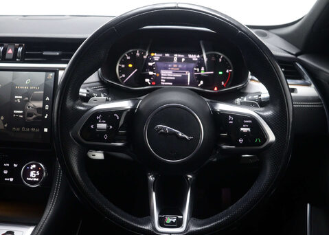 Jaguar F-Pace 2.0 F-PACE R-Dynamic S D MHEV AWD Auto 4WD 5dr 18