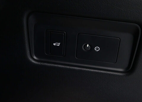 Jaguar F-Pace 2.0 F-PACE R-Dynamic S D MHEV AWD Auto 4WD 5dr 38