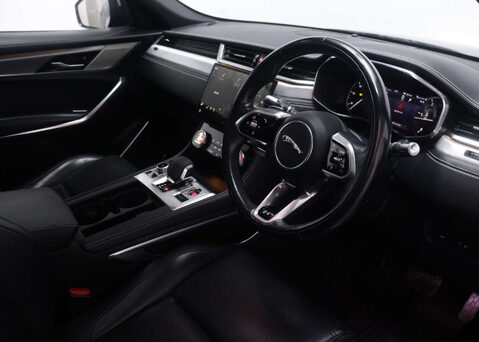 Jaguar F-Pace 2.0 F-PACE R-Dynamic S D MHEV AWD Auto 4WD 5dr 41